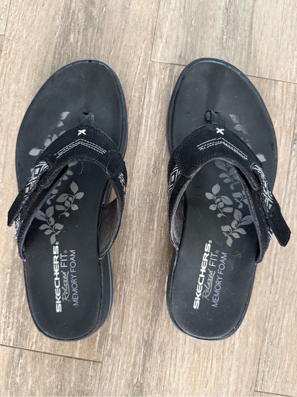 Skechers Black Women's Memory Foam Thong Sandals with Contrast Stitching